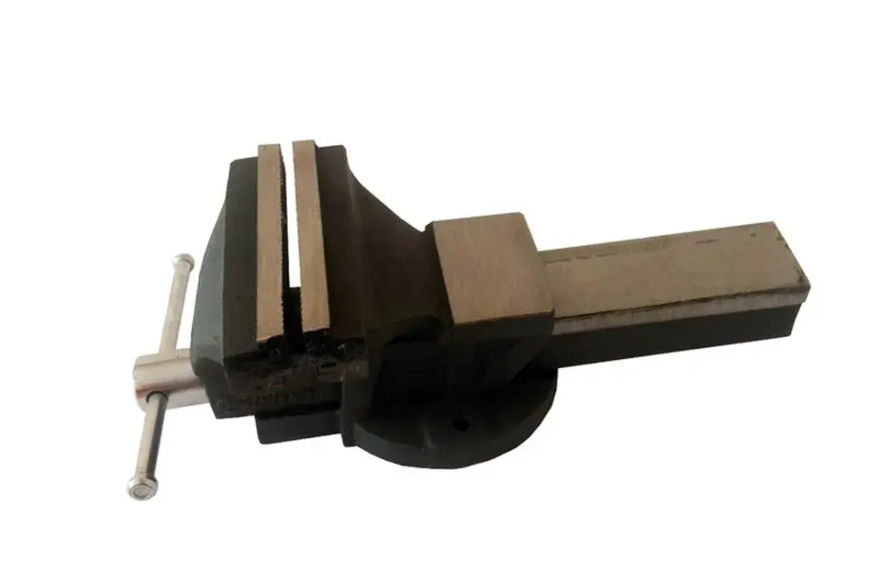 Тиски стальные с наковальней 6''-150мм FORCEKRAFT FK-6540206