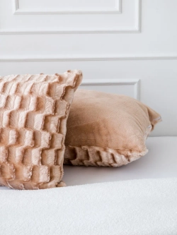 Подушка декоративная пушистая 50х70, 1 шт