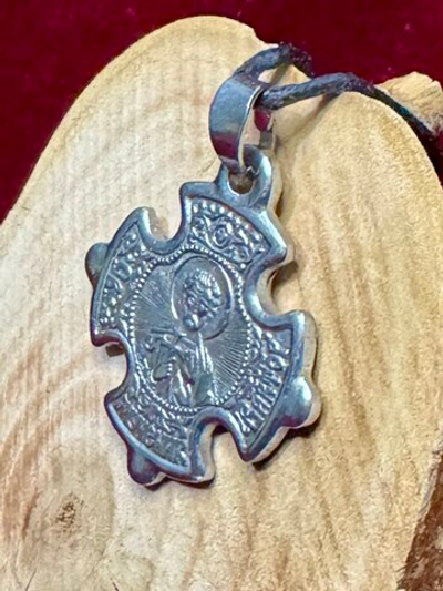 Святой Виктор Нательная икона в форме креста с серебрением