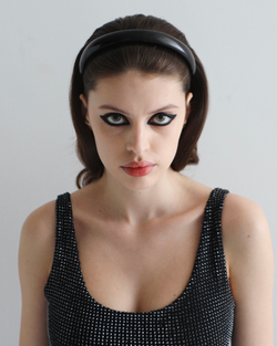 Тонкий ободок из черного латекса