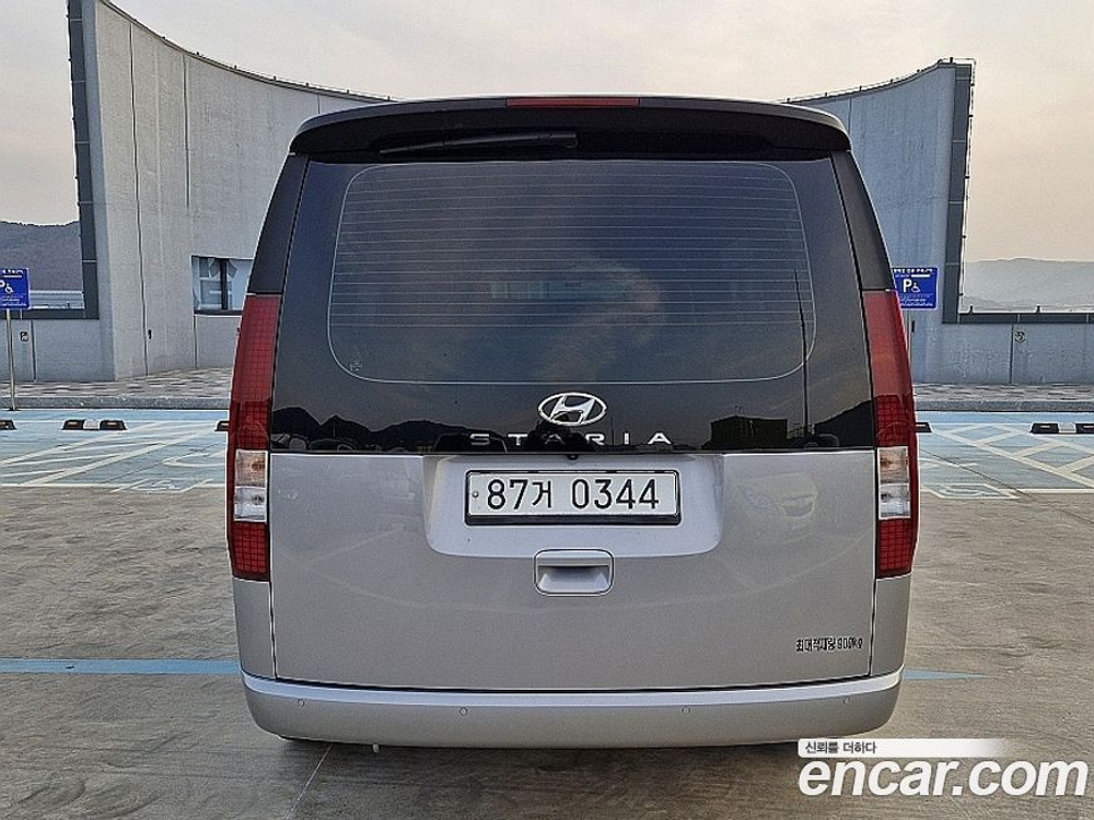 Hyundai Staria Cargo 3-х местный (07.2021)