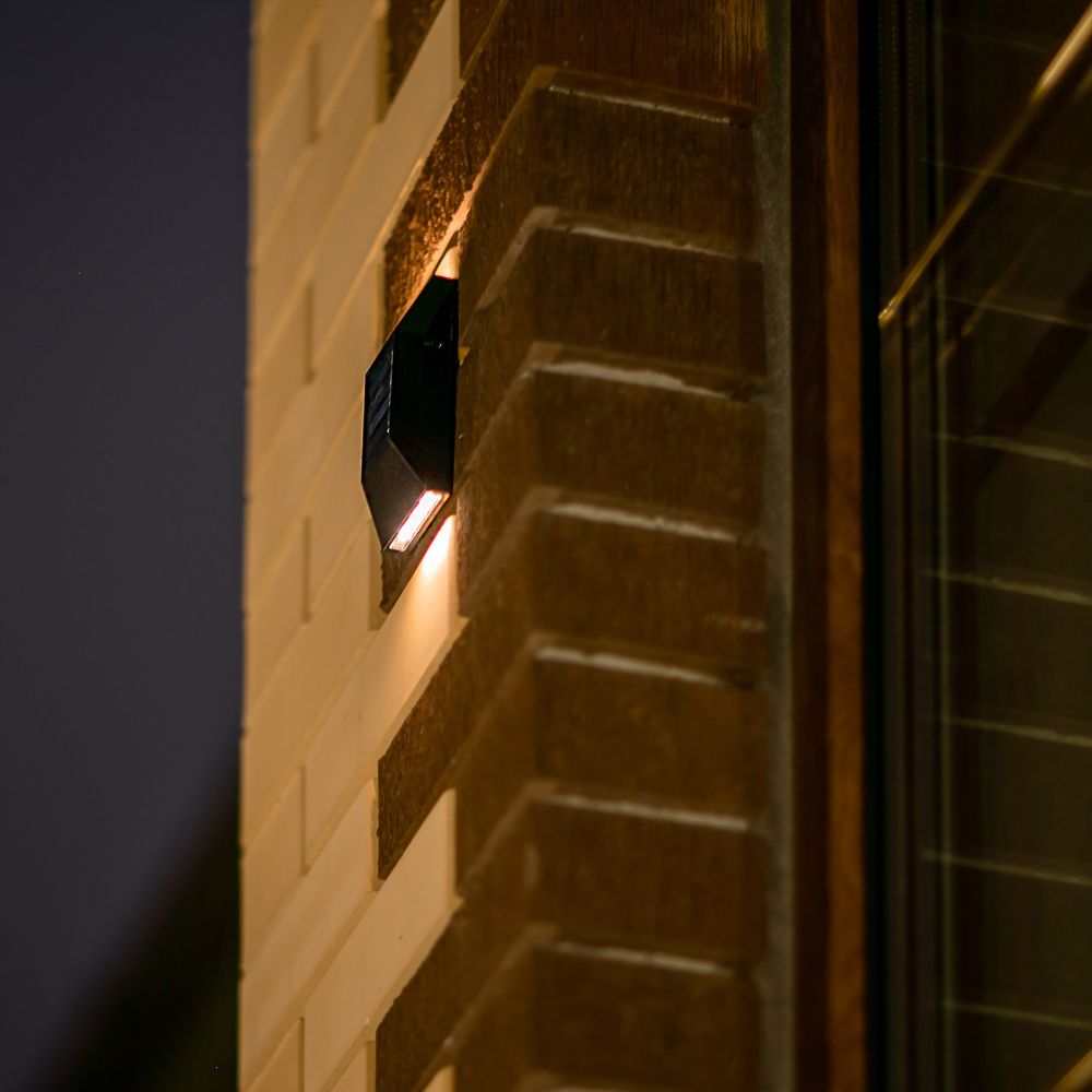 USL-F-154-PT120 NEWYORK Cветильник настенный на солнечной батарее. 6 светодиодов. Белый свет. 1xАА Ni-Mh аккумулятор в-к. IP44. TM Uniel