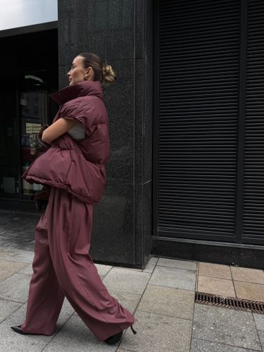 Широкие бордовые брюки с напылением