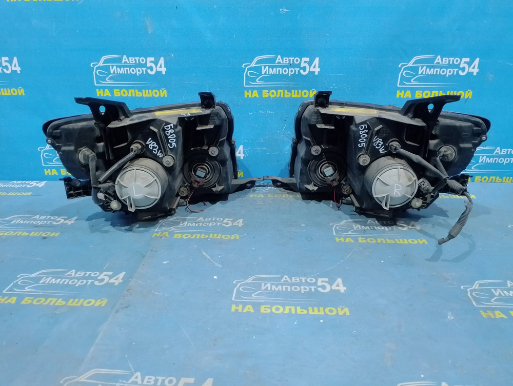 Фара передняя правая MITSUBISHI PAJERO 2006-2011