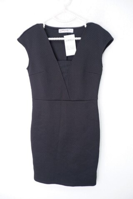 Платье Gloria Jeans лаконичное 44 размер