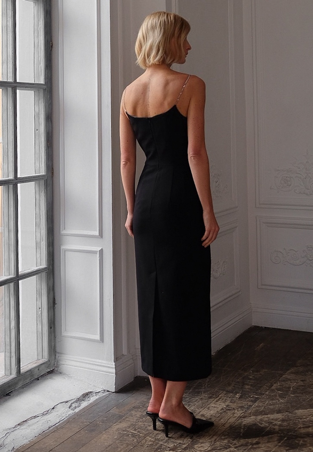 Платье-футляр