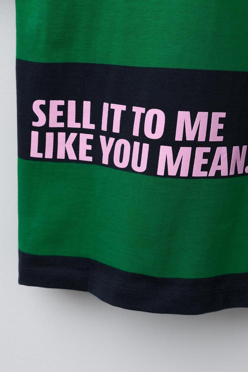 ZARA ЛОНГСЛИВ ИЗ ПЛОТНОЙ ТКАНИ В ПОЛОСКУ С НАДПИСЬЮ, ЗЕЛЕНЫЙ