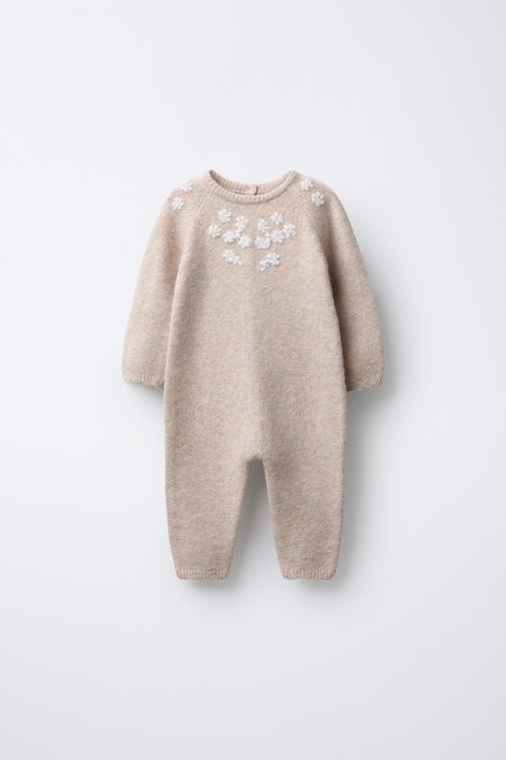 ZARA ВЯЗАНЫЙ КОМБИНЕЗОН С ВЫШИТЫМИ ЦВЕТАМИ, СВЕТЛО-БЕЖЕВЫЙ
