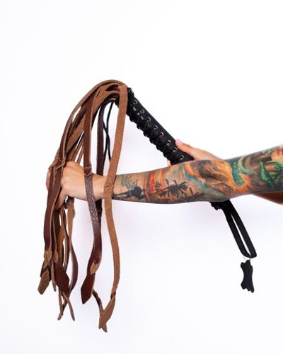 Коричневый плетёный флоггер Scandal из натуральной кожи - 86 см. (Цвет: коричневый)