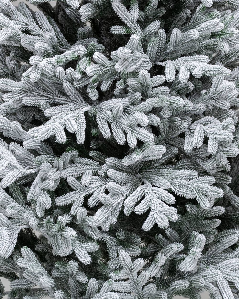 Заснеженная ель "Уссурийская" (Литая хвоя) 180 см / 1,8 м