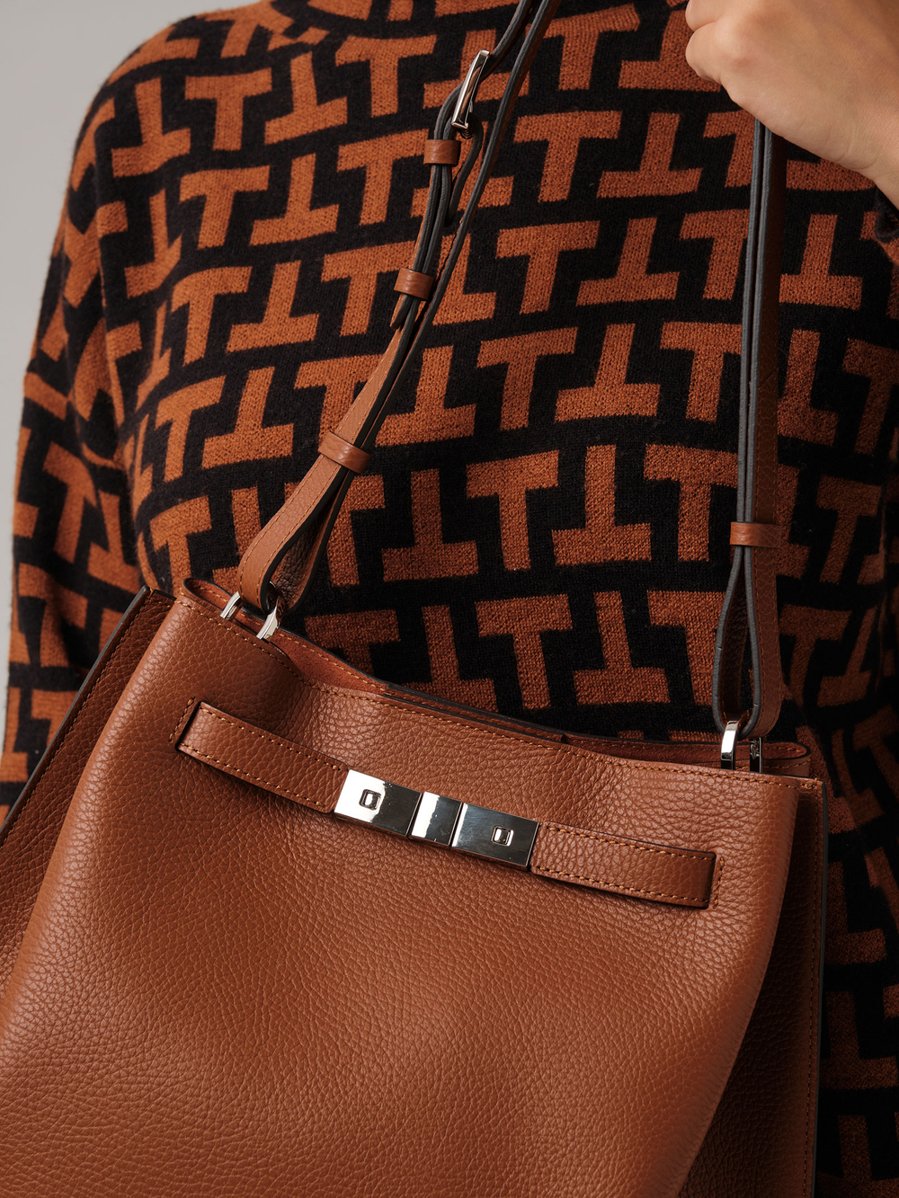 Кожаная сумка Deboro 31342 фундук