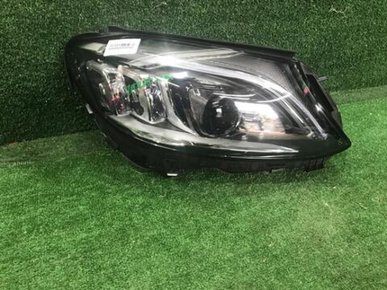 Фара правая Mercedes C w205 18-21 LED В сборе