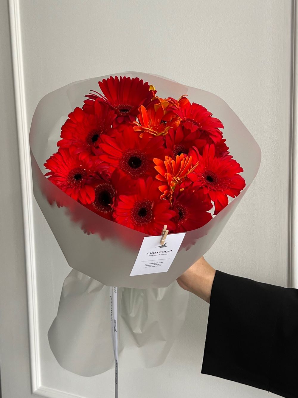 Букет из гербер в красном оттенке 15 шт