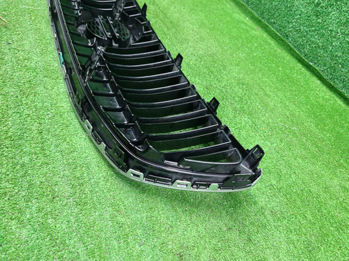 Решетка радиатора Volvo V40 2 (2016-2019)