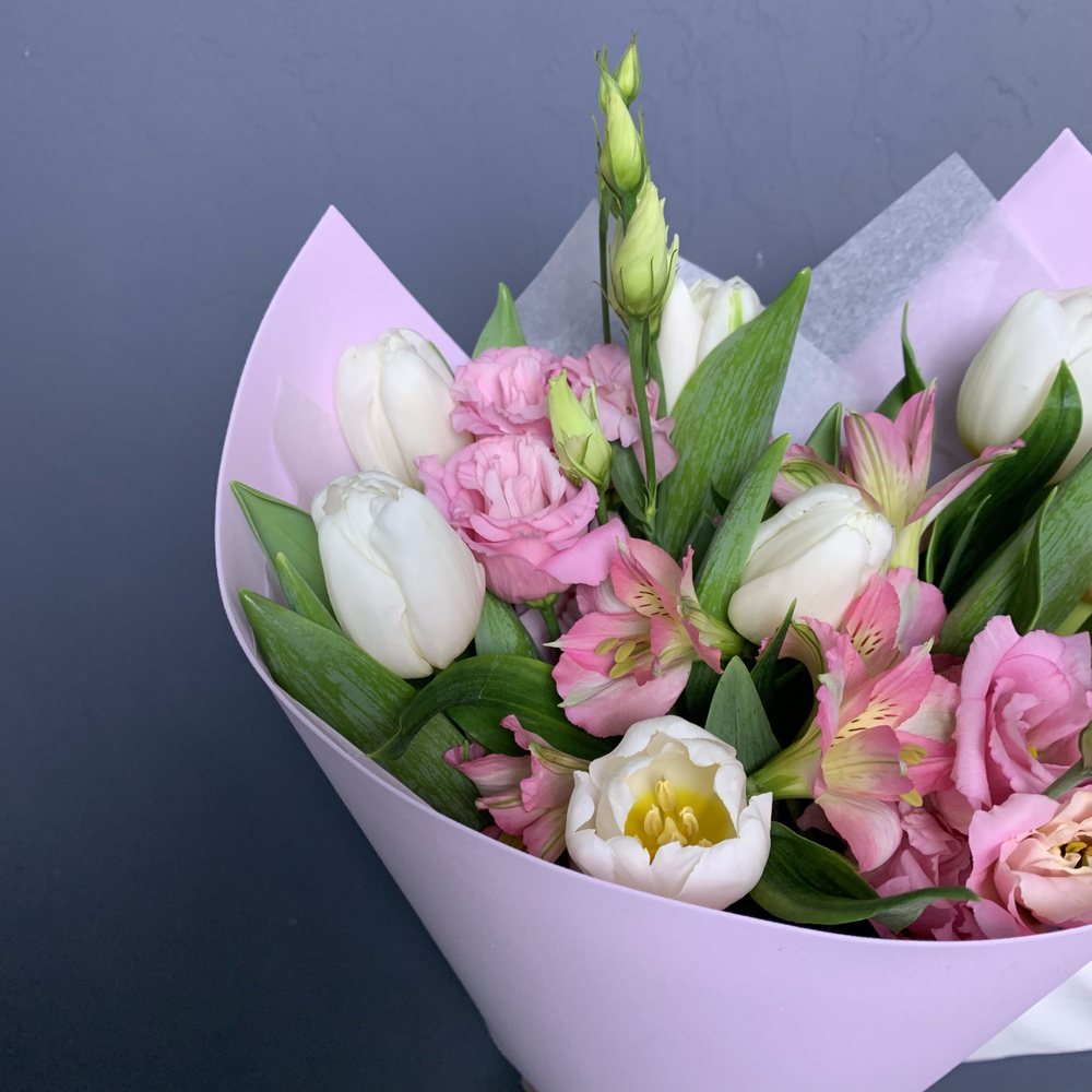 Букет "Линда" (Тюльпаны, Эустома, Альстромерии)
