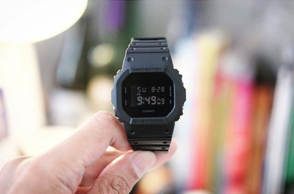 Часы Casio DW-5600BB-1E