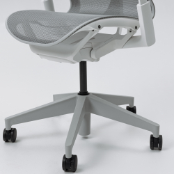 Кресло Herman Miller Cosm, высокая спинка, цвет Mineral, регулируемые подлокотники