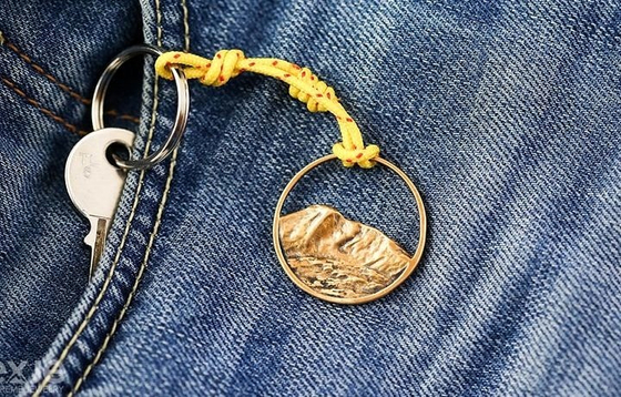 СУВЕНИР БРЕЛОК EXJE "ПИК ПОБЕДЫ"