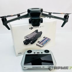 Квадрокоптер DJI Mavic 3 Pro (с пультом DJI RC)