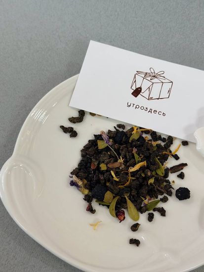 Зеленый чай листовой травяной Таёжный на зеленом, 40г