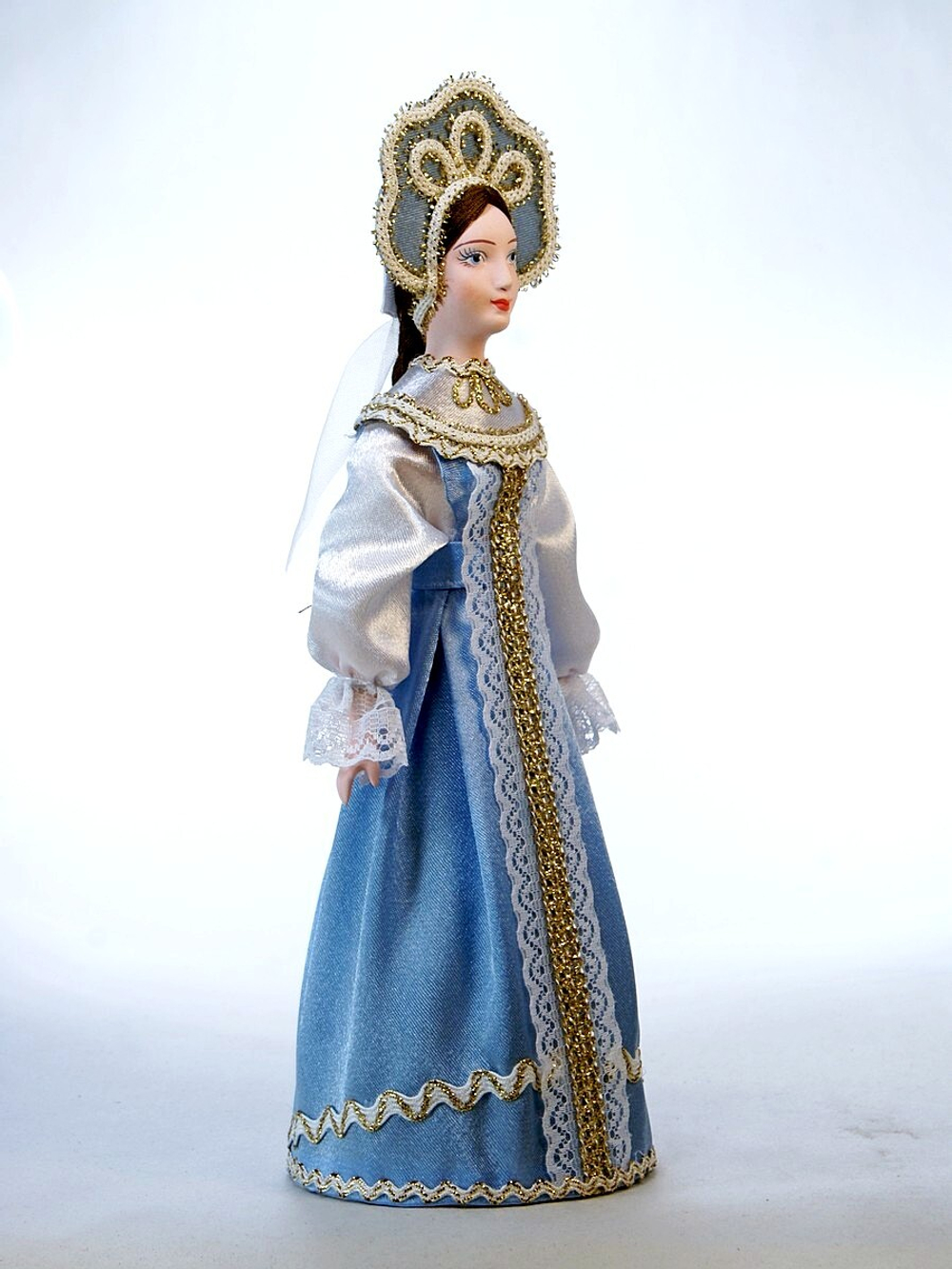 Кукла коллекционная в девичьем праздничном русском костюме