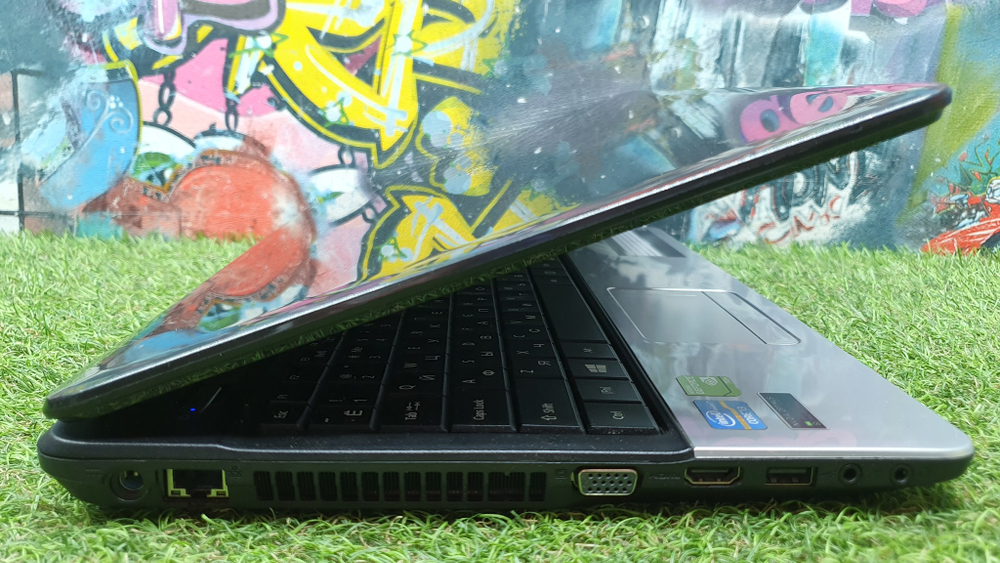 Ноутбук acer i3/12 Gb/710M 1 Gb