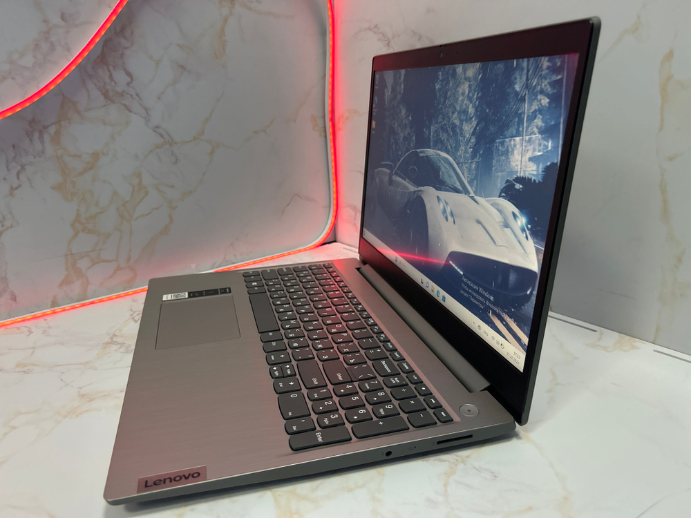 Ноутбук Lenovo ideapad 3-15IML05. Конфигурация: i5-10210U/8GB/256GB/Intel UHD/DOS/HD