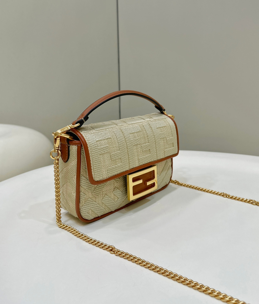 Fendi Baguette 19 cm