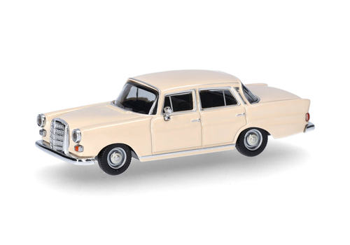 Автомобиль Mercedes-Benz 200, кремовый