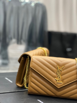 Saint Laurent WOC 22 cm