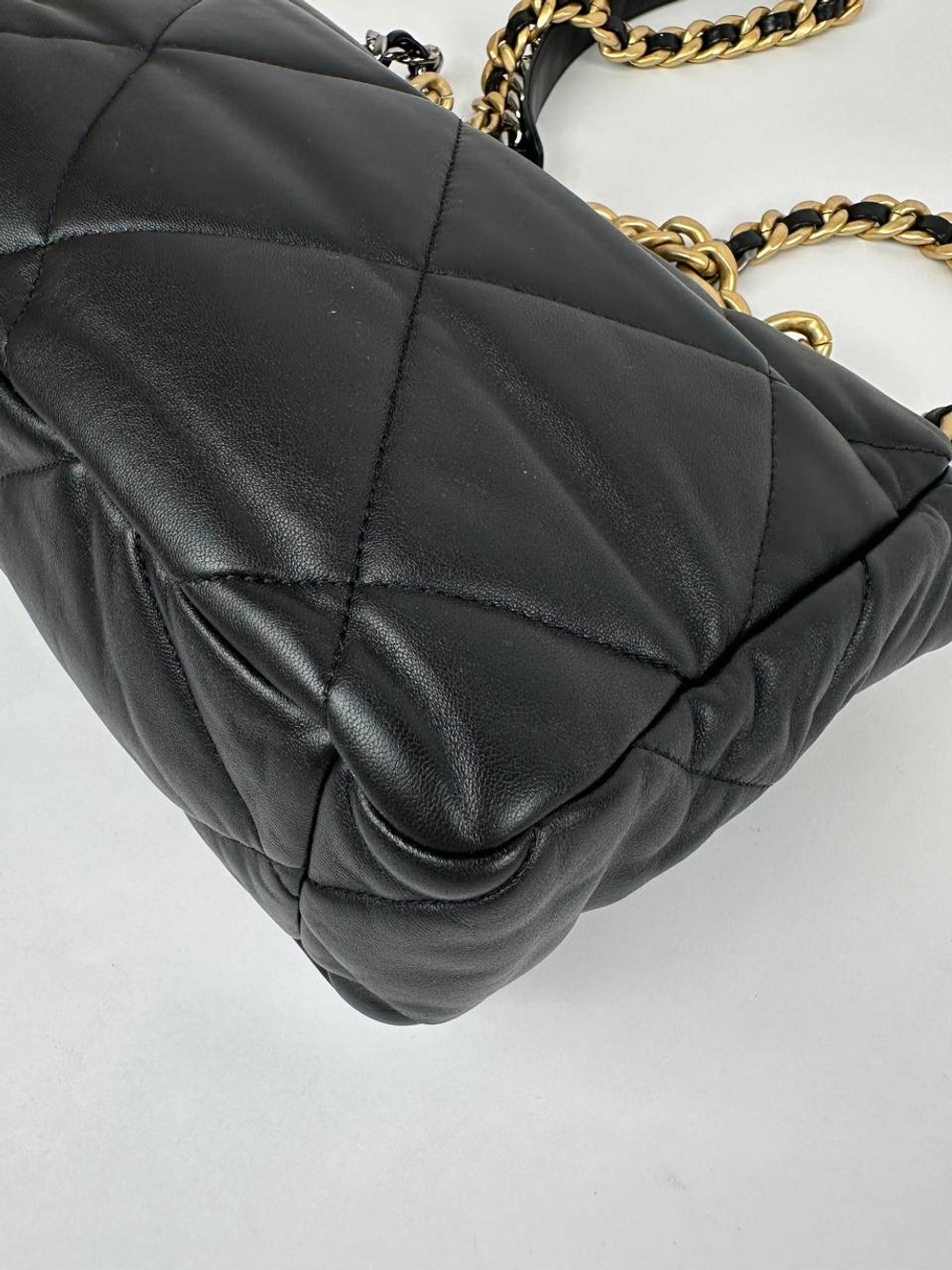 Сумка Chanel 19
