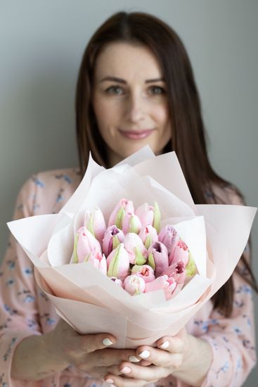 Букет из зефира тюльпаны