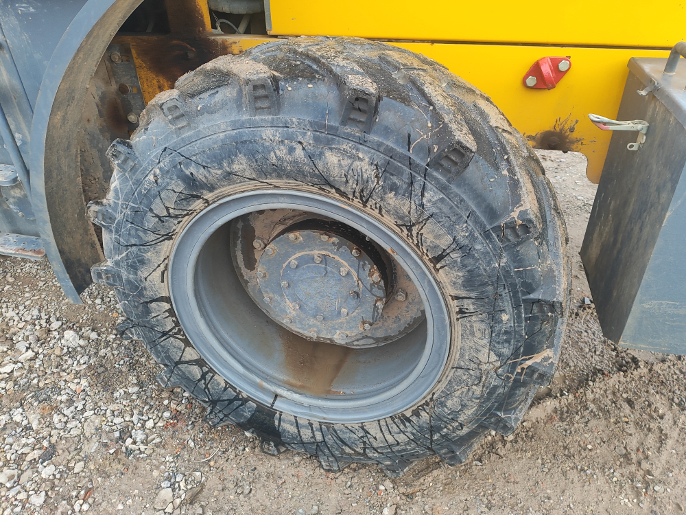 Bull SL300 Фронтальный погрузчик SL300 (Дизельный, 3,3 л, 95 л.с., АТ)