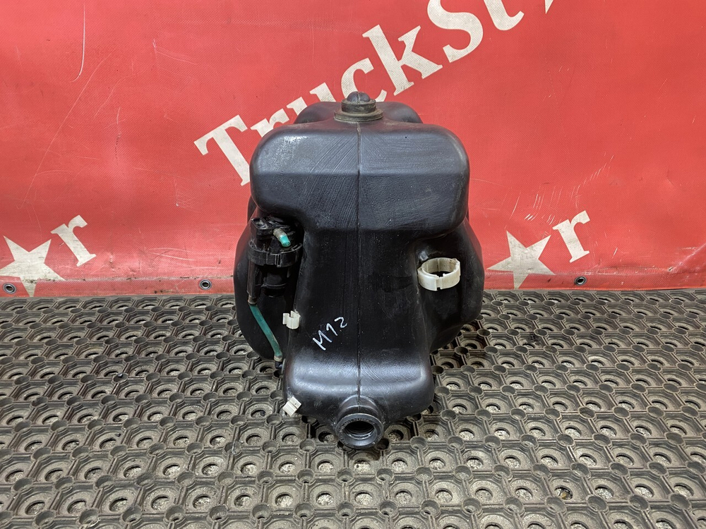 Бачок омывателя лобового стекла 2019г