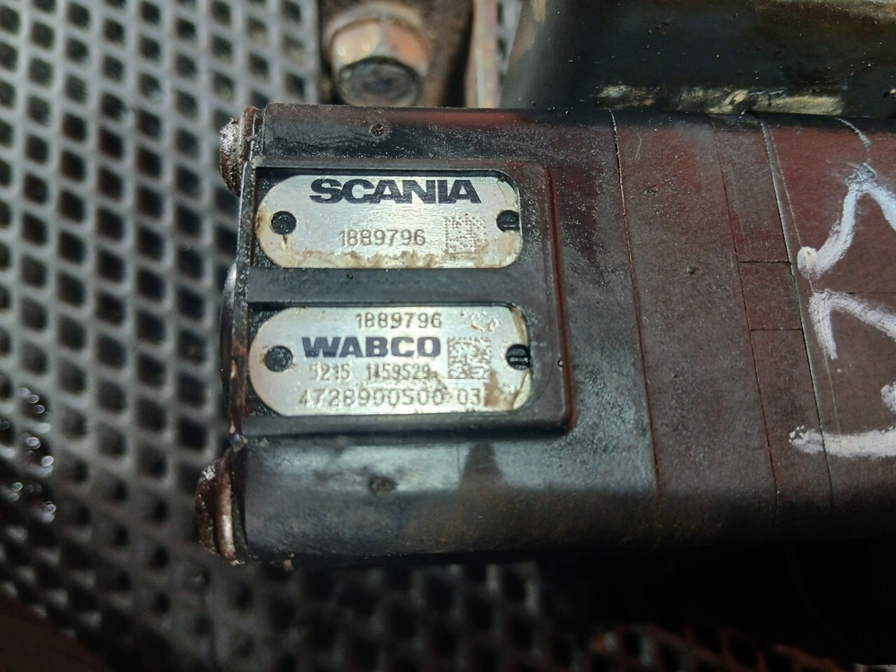 Кран уровня пола главный