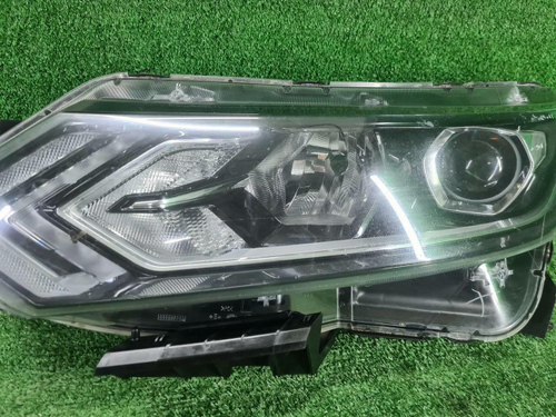 Битая Фара левая Nissan Qashqai 2 j11 2017-2023 галоген