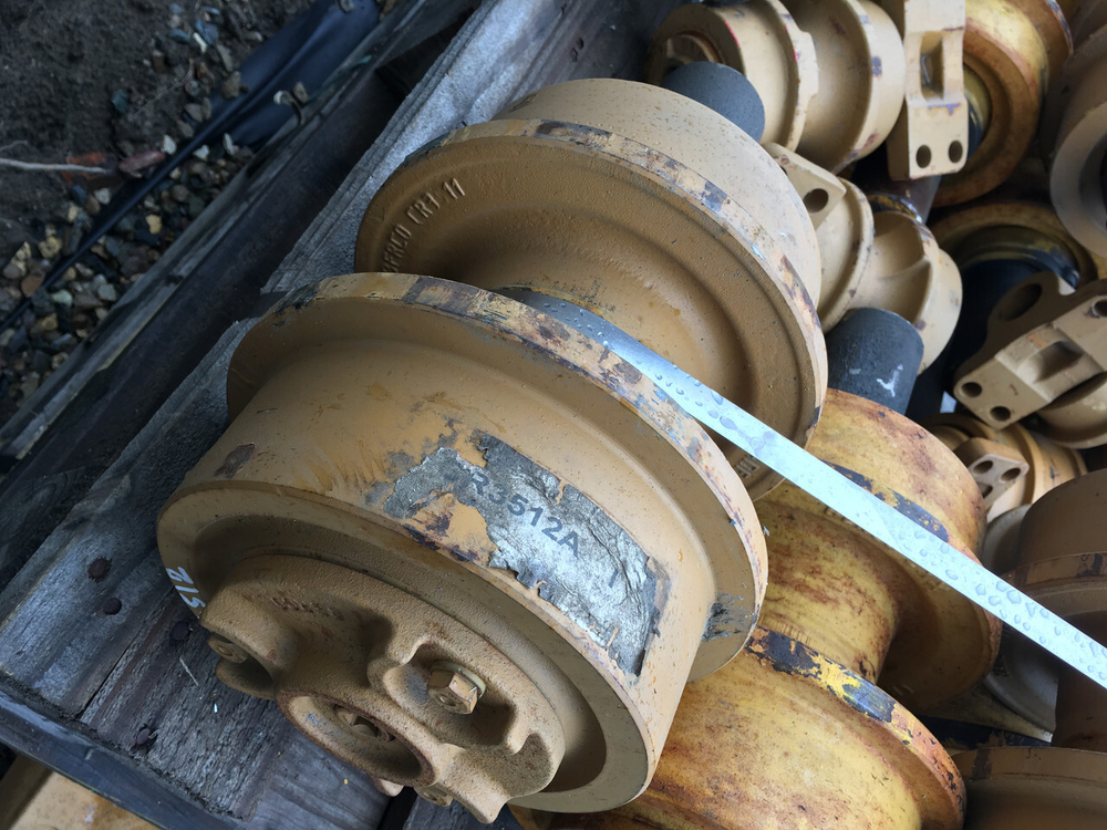 Каток поддерживающий Liebherr PR751 CAT D8H BERCO