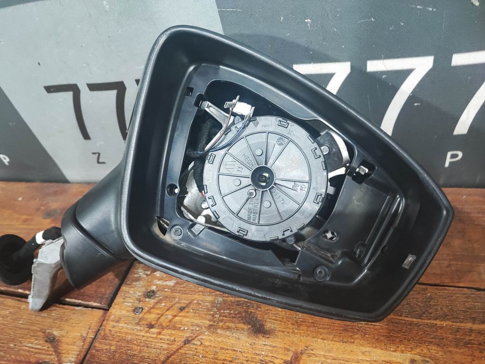 Зеркало правое 13 Pin Volkswagen Tiguan 2 Б/У Оригинал 5NB857502