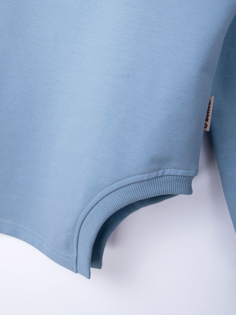 Свитшот облегченный "Дымка" с фигурным вырезом 7+