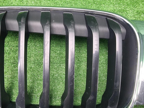 Решетка радиатора BMW X1 F48 (2019-2022)