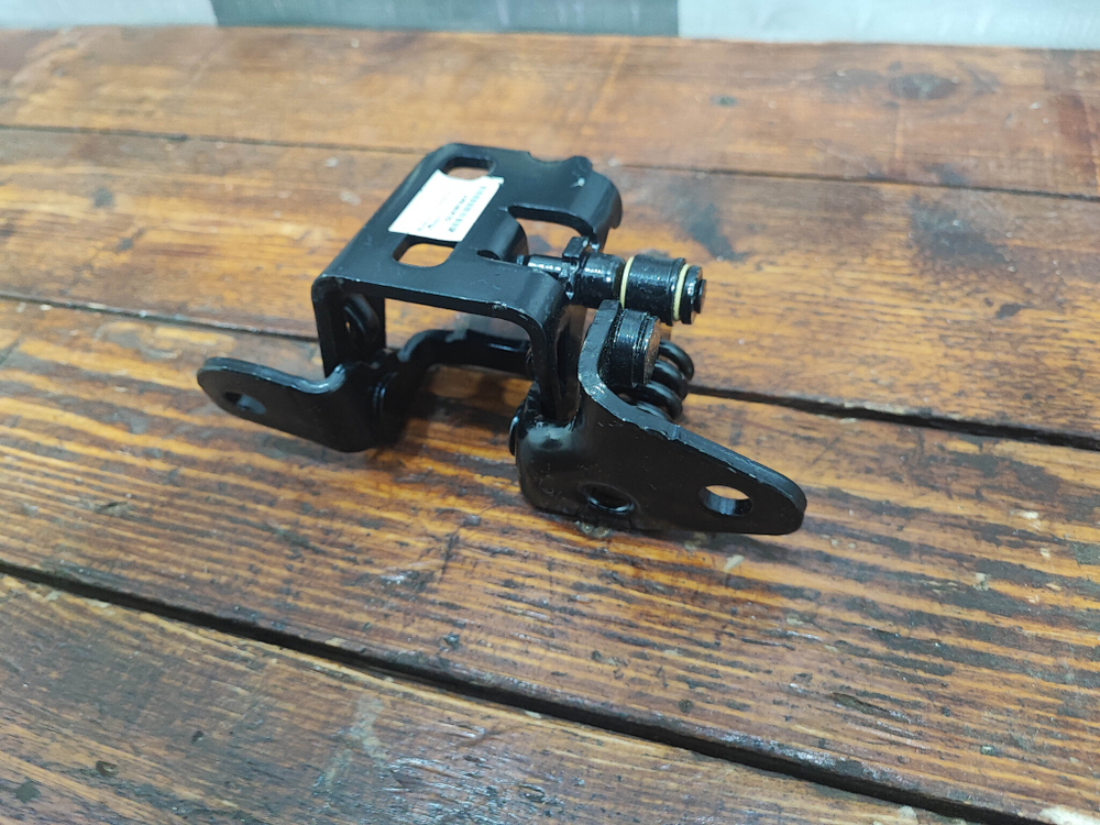 Петля двери задней правой Chrysler Sebring Новая Оригинал 55360918AK