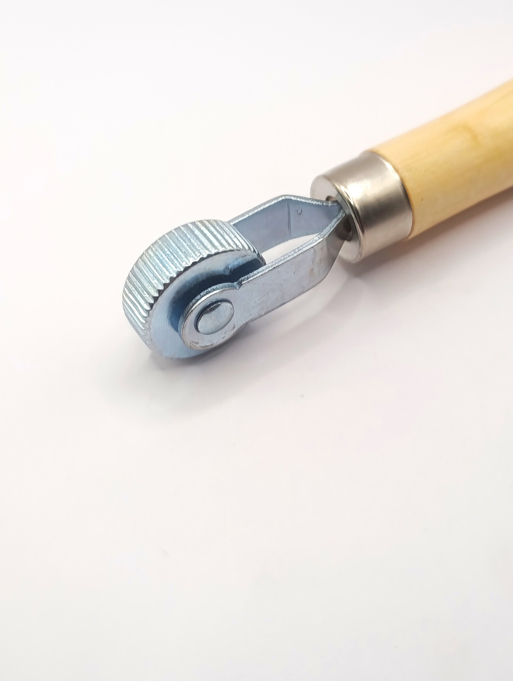 Ролик прикаточный для шумоизоляции 12мм (СРЕДНИЙ)/Ролик прикаточный для шин 12 мм