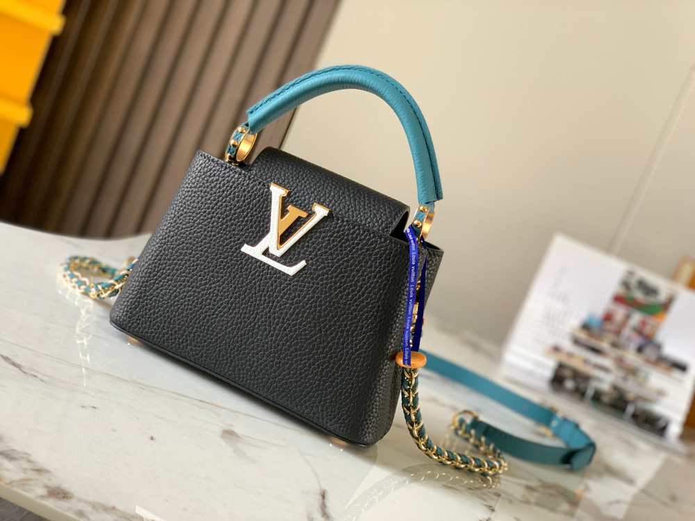 Louis Vuitton Capucines Mini