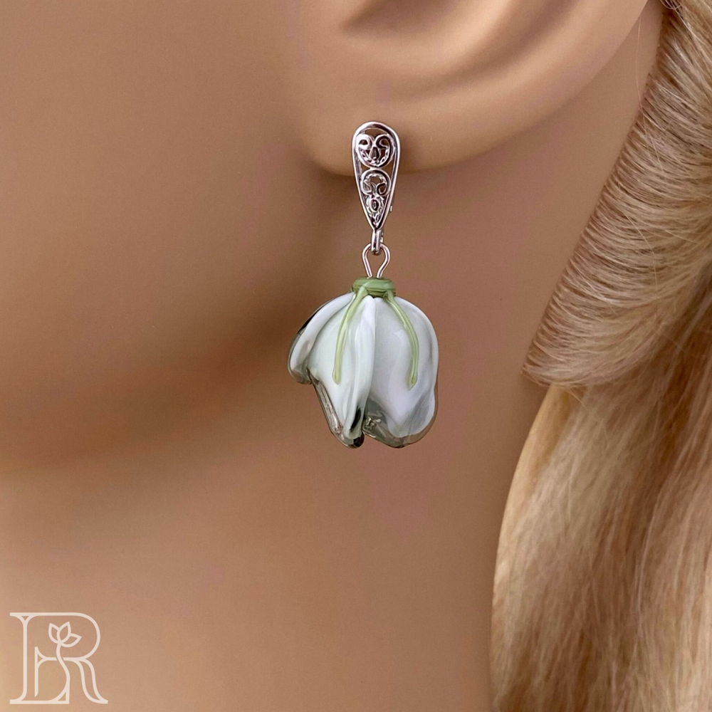 LEFIREL' Серьги серебряные женские "Динала" с цветами из муранского стекла / ювелирные украшения из родированного серебра 925