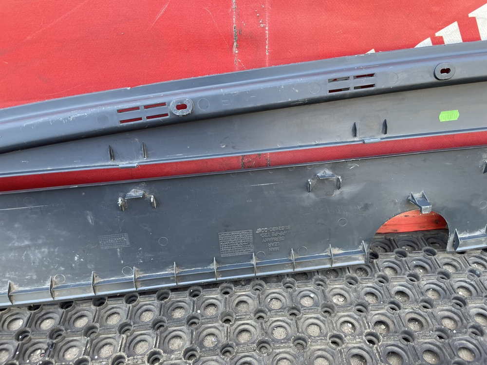 Накладка солнцезащитной шторки левая