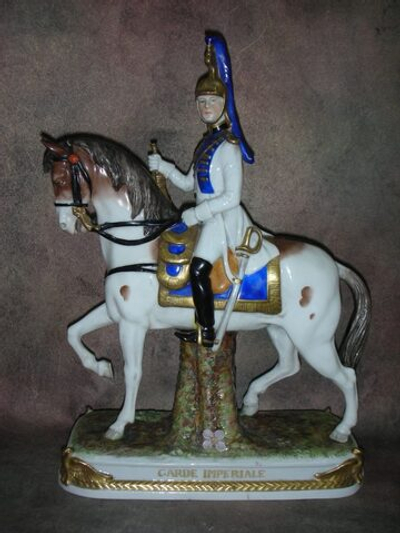 Статуэтка. Фарфор. Солдат. Наездник Императорской гвардии. Scheibe-Alsbach. Германия