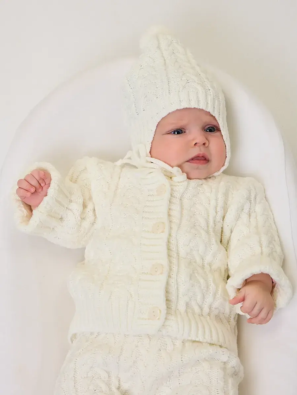 вязаный костюм для новорожденных