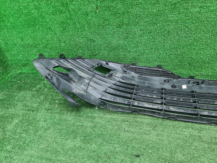 Решетка переднего бампера Toyota Camry xv70 17-21