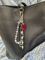 Обвес на сумку, брелок для ключей, подвеска авторская ручная работа с натуральными камнями "Снежная любовь"