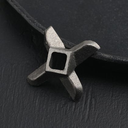 Нож д/ мясорубки а-8, центр. отверстие 1×1 см